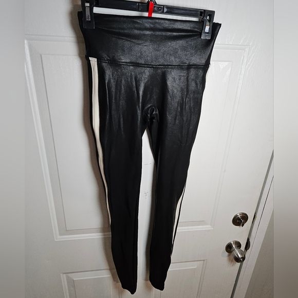 Spanx Faux Leather High Rise Leggings Small - Picture 2 of 5